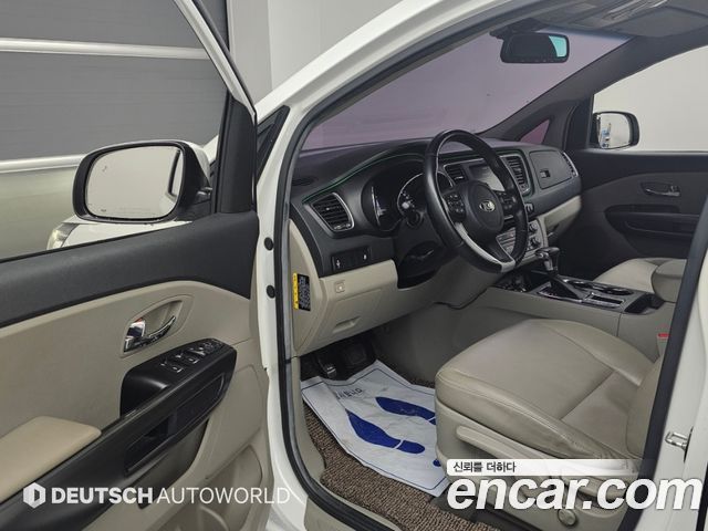 Kia Canival 2019 — photo 11