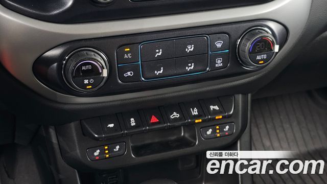 Chevrolet Korea Colorado 2022 — photo 27
