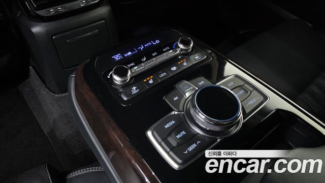 Genesis EQ900 2018 — photo 18
