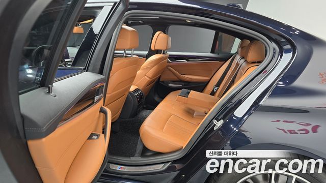 BMW 5-Series 2021 — photo 18
