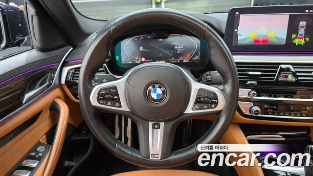 BMW 5-Series 2021 — photo 19