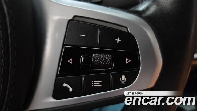 BMW 5-Series 2021 — photo 25