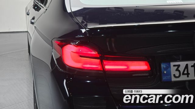 BMW 5-Series 2021 — photo 9
