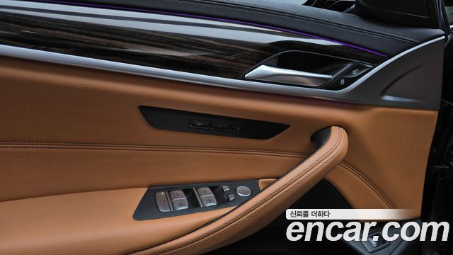 BMW 5-Series 2021 — photo 29