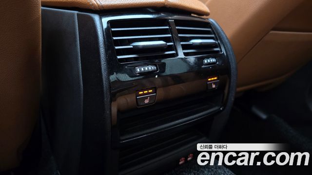 BMW 5-Series 2021 — photo 30