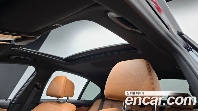 BMW 5-Series 2021 — photo 33