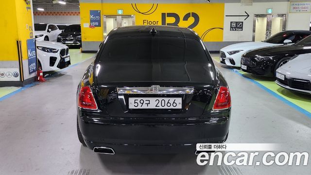 Rolls-Royce Ghost 2018 — photo 2