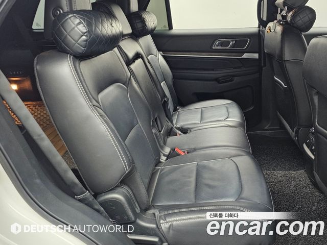 Ford Explorer 2018 — photo 12