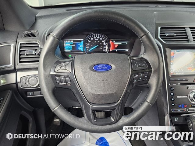 Ford Explorer 2018 — photo 13