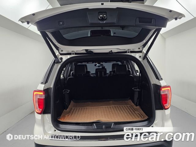 Ford Explorer 2018 — photo 19
