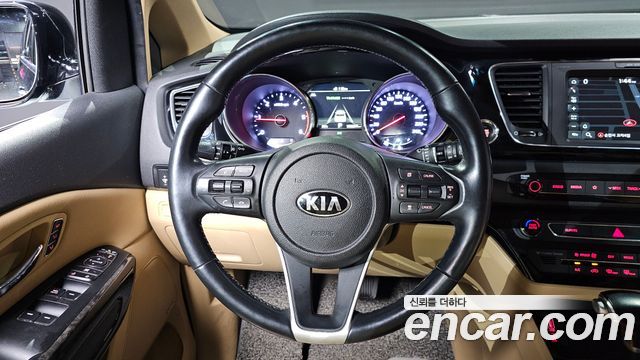 Kia Canival 2020 — photo 12