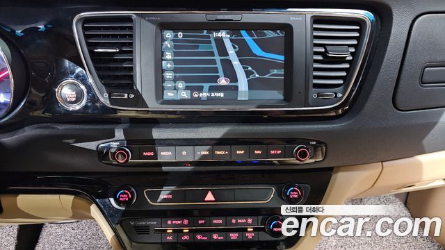 Kia Canival 2020 — photo 13