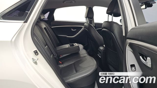 Hyundai i30 2014 — photo 17