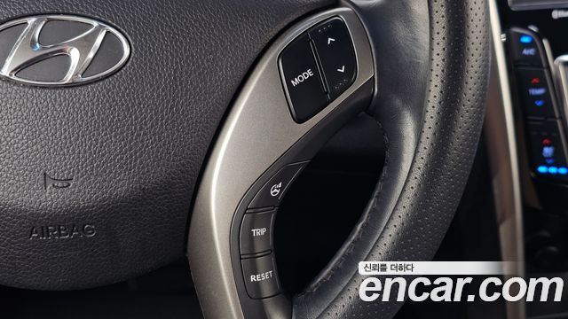 Hyundai i30 2014 — photo 21