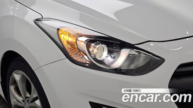 Hyundai i30 2014 — photo 8