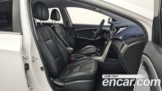 Hyundai i30 2014 — photo 16