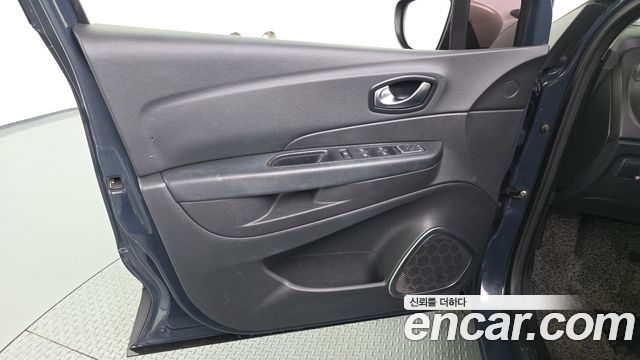 Renault Korea QM3 2018 — photo 14
