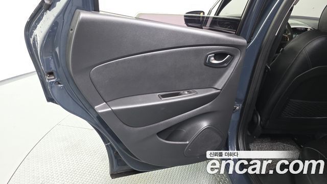 Renault Korea QM3 2018 — photo 15
