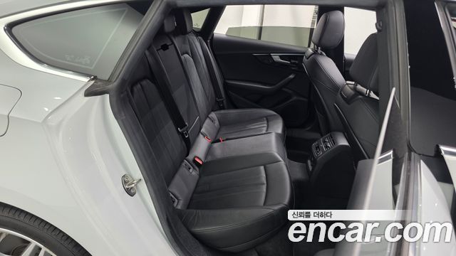Audi A5 2021 — photo 17