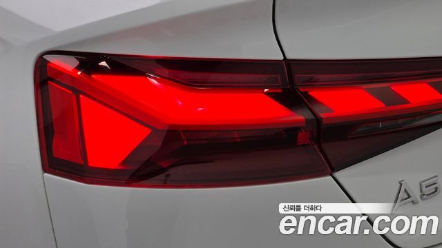 Audi A5 2021 — photo 9