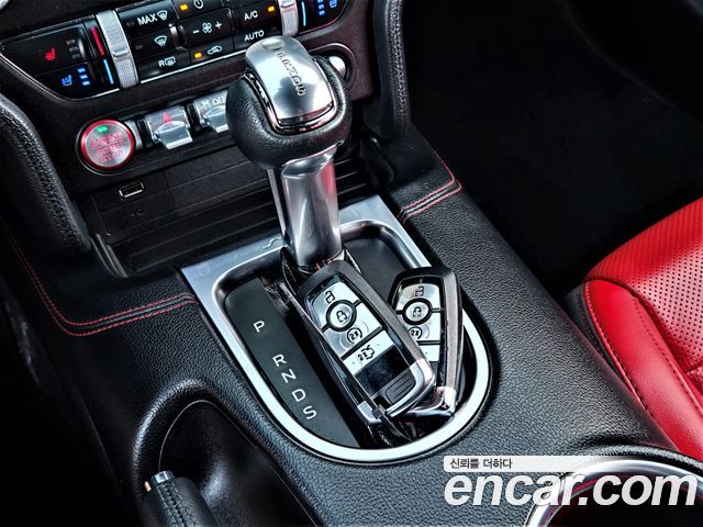Ford Mustang 2023 — photo 9