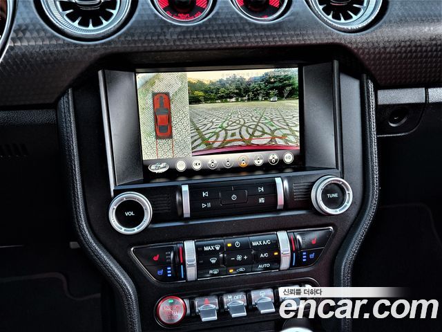 Ford Mustang 2023 — photo 11
