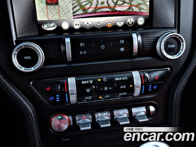 Ford Mustang 2023 — photo 12