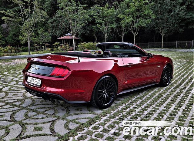 Ford Mustang 2023 — photo 19