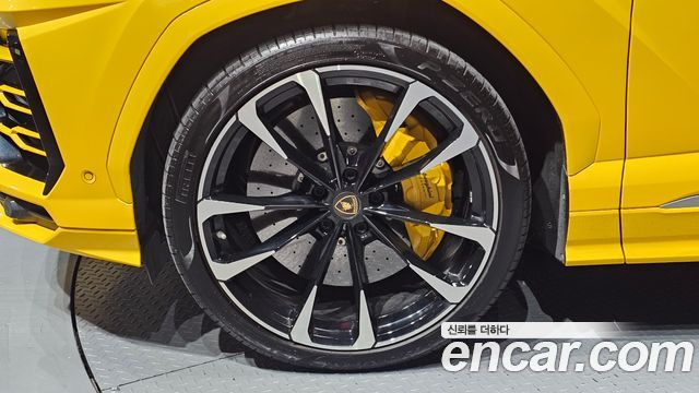Lamborghini Urus 2020 — photo 5