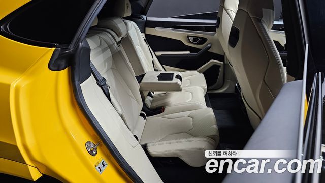 Lamborghini Urus 2020 — photo 11