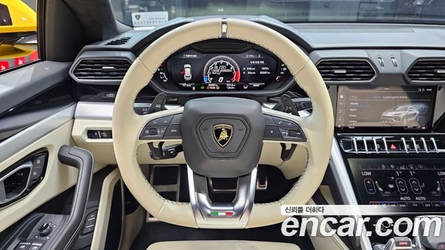 Lamborghini Urus 2020 — photo 12