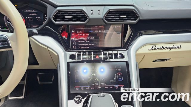 Lamborghini Urus 2020 — photo 13