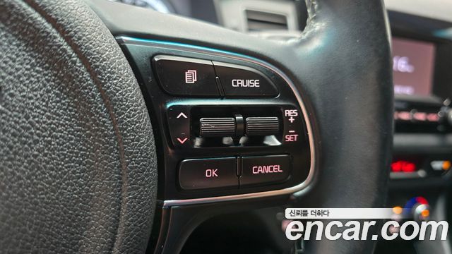 Kia Niro 2018 — photo 23