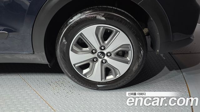 Kia Niro 2018 — photo 7