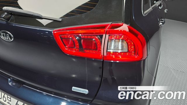 Kia Niro 2018 — photo 9