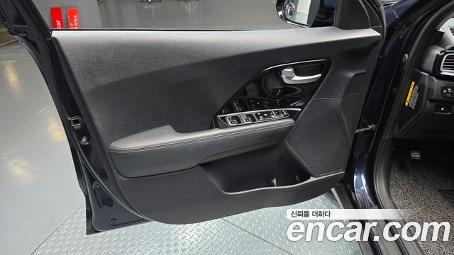 Kia Niro 2018 — photo 14