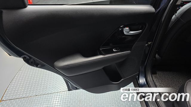 Kia Niro 2018 — photo 15