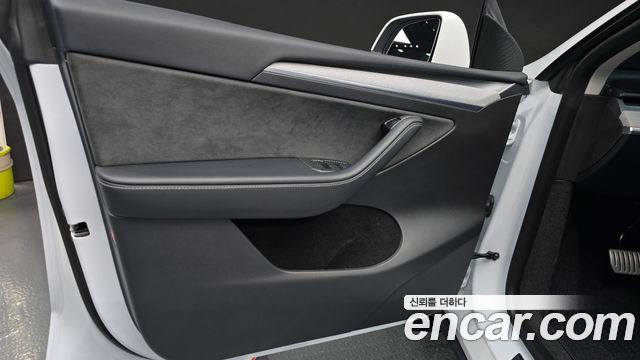 Tesla Model Y 2024 — photo 14