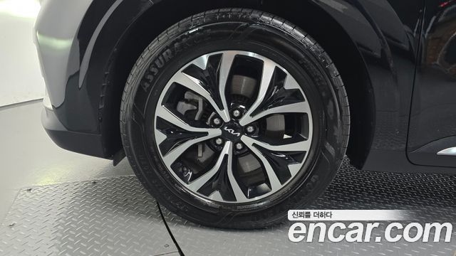 Kia Canival 2023 — photo 5