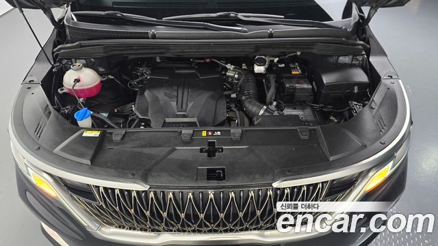 Kia Canival 2023 — photo 6