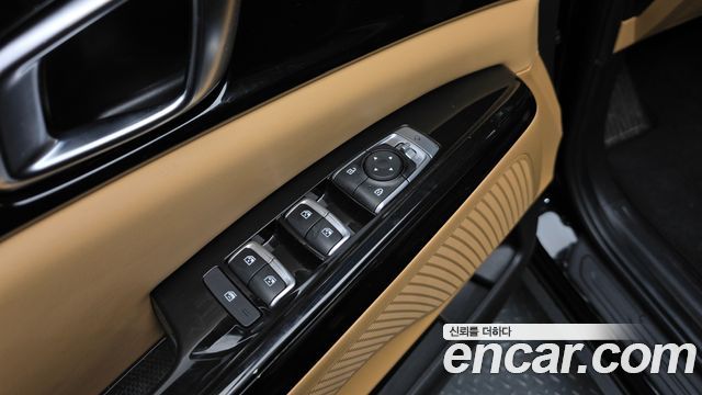 Kia Canival 2023 — photo 21