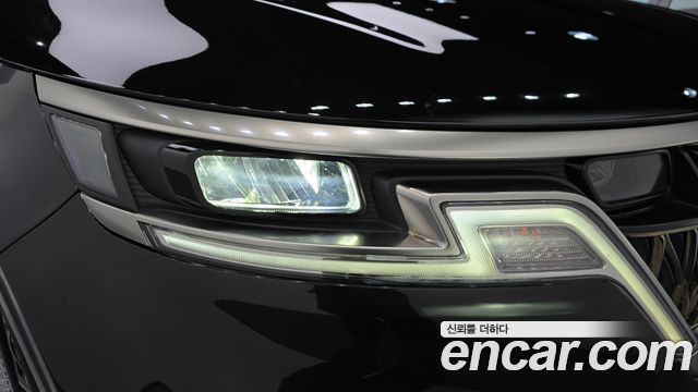 Kia Canival 2023 — photo 8