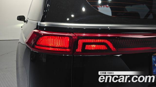 Kia Canival 2023 — photo 9