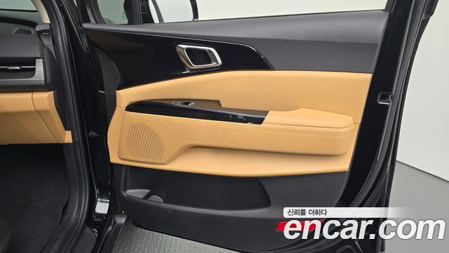 Kia Canival 2023 — photo 15