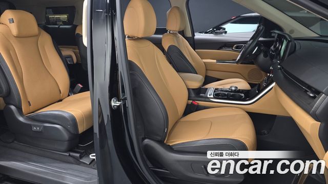 Kia Canival 2023 — photo 16