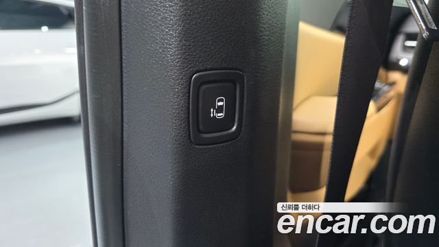 Kia Canival 2023 — photo 29