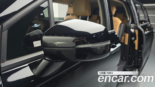 Kia Canival 2023 — photo 31