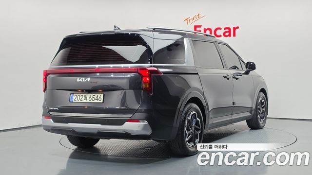 Kia Canival 2025 — photo 2