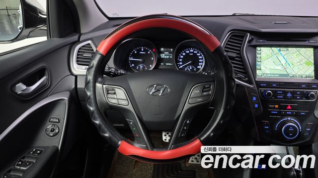 Hyundai Santafe 2018 — photo 19
