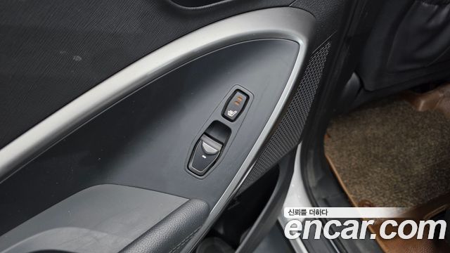 Hyundai Santafe 2018 — photo 25